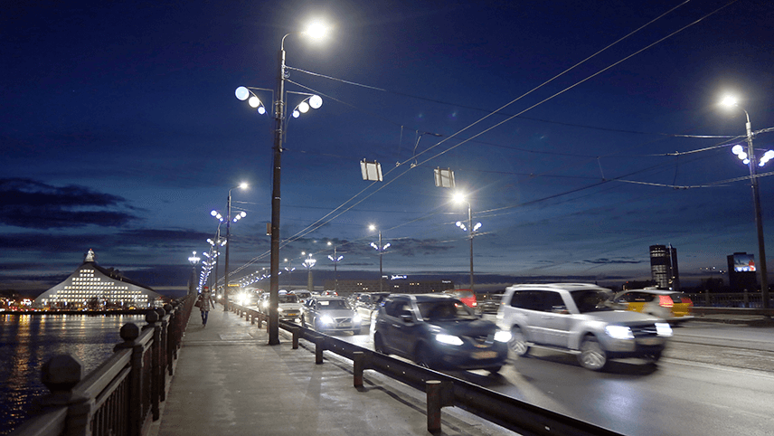 Sabiedriskā labuma piemēri - tilts, ielu apgaismojums.